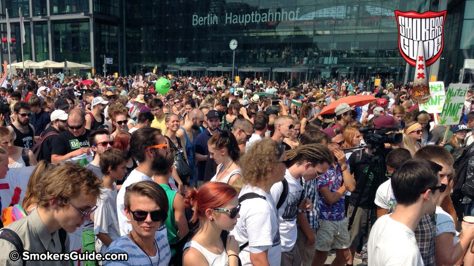 Germans March For Cannabis Legalization at Hanfparade 2015 - Nutzt Hanf!