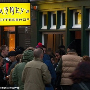 SG Barneys Coffeeshop queue Cann