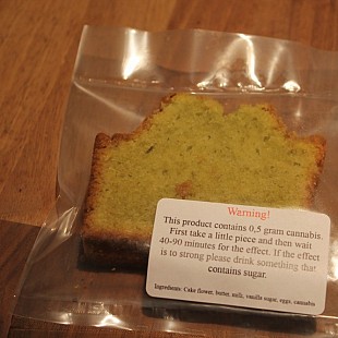 cake met label