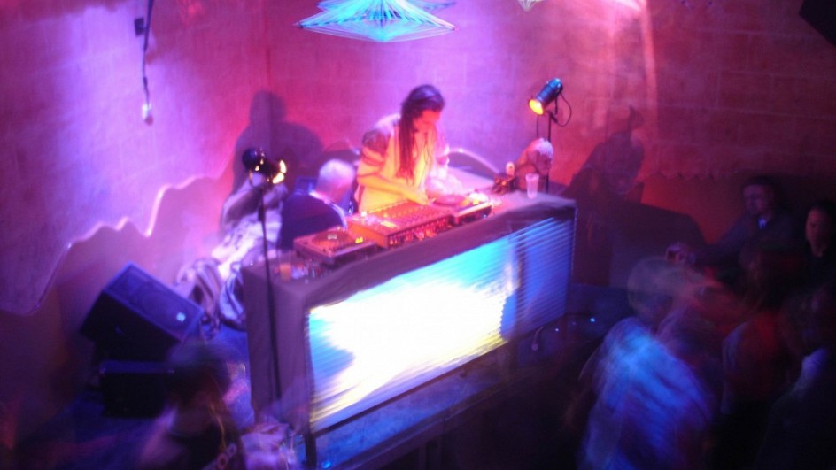 DJ Dogo ina Zirk Aknatronix tran