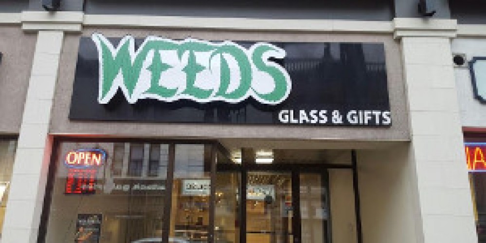 Weeds - Bank St Ottawa Glass & Gifts Dispensary